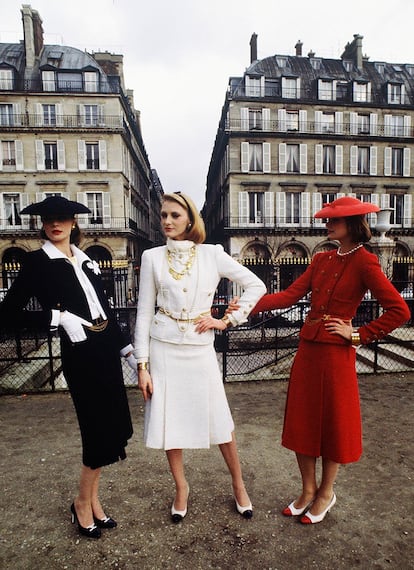 Tres de los modelos de la primera colección de Karl Lagerfeld para Chanel (1983).