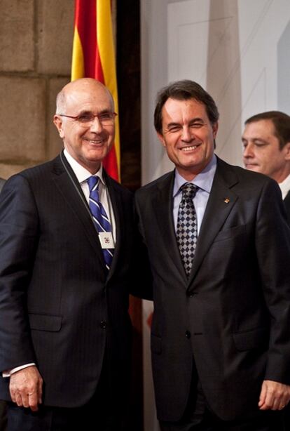 Antoni Duran Lleida, líder de Unió, junto a Artur Mas, tras recibir de manos del presidente de la Generalitat la Creu de Sant Jordi.