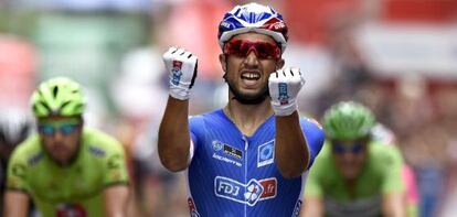 Bouhanni celebra su victoria de etapa.