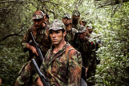 El actor Tomás Alves, en su papel como el capitán de abril en la película 'Salgueiro Maia, o Implicado'.