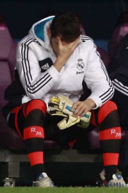 Casillas, en el banquillo en Málaga.