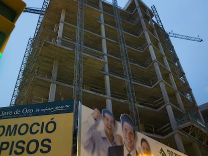 Edificio de viviendas en construccion en la zona de Diagonal Mar, en Barcelona.