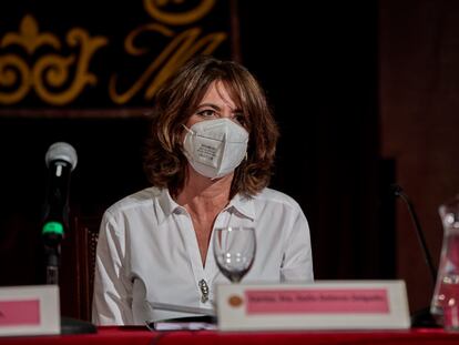 La fiscal general, Dolores Delgado, durante una conferencia en el Ateneo de Madrid, el 20 de abril.