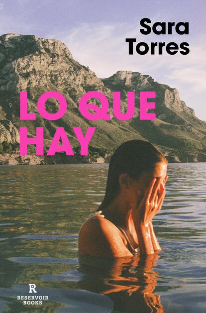 Portada de 'Lo que hay', de Sara Torres.