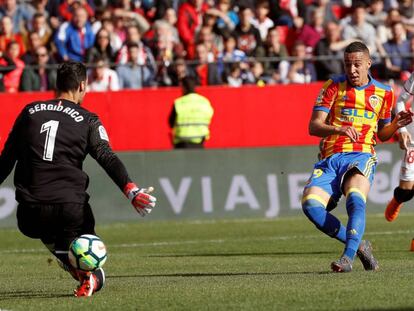 El Valencia se enfrenta al Sevilla en la jornada 28 de la Liga Santander