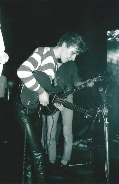 Stephen Pastel, de The Pastels, con su jersey ochentero.