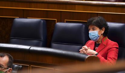 Isabel Celaá, ministra de Educación, en el Congreso de los Diputados este jueves.