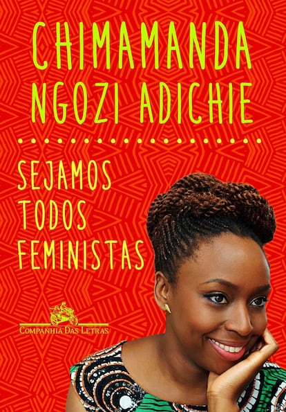 <strong>Por que um homem deve lê-lo.</strong> Porque ajuda, e muito, a saber o que é realmente o feminismo. Para evitar clichês, a nigeriana Chimamanda Ngozi Adichie se define, no início desta palestra transformada em livro, como uma “feminista africana feliz que não odeia os homens e que gosta de usar batom e salto alto para si mesma, e não para os homens”. Uma vez estabelecidas essas bases, ela continua esmiuçando as formas pelas quais o machismo se normaliza, como desde a nossa infância, a partir dos fundamentos da nossa educação, nos inocularam (inoculamos) essa visão que “prescreve como temos que ser, em vez de reconhecer como somos”. Com uma linguagem clara e ousada, este breve texto, que custa menos de 20 reais, se transformou em uma referência mundial. Na Suécia, costuma ser dado de presente a estudantes de 16 anos. Beyoncé incluiu duas frases do livro em sua canção ‘Flawless’.