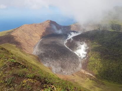 La alerta por la erupción del volcán también ha generado solidaridad de otros países con la isla caribeña.