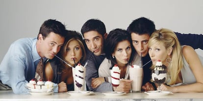 Los actores de 'Friends', de izquierda a derecha, Matthew Perry, Jennifer Aniston, David Schwimmer, Courteney Cox, Matt LeBlanc y Lisa Kudrow.