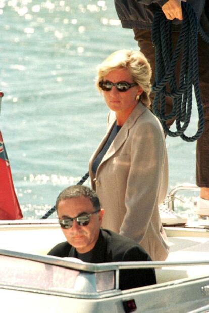 La princesa Diana y Dodi al Fayed, en verano de 1997, en Saint Tropez.