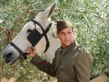 One man and his mule: Mario Casas and his trusty co-star in La mula.