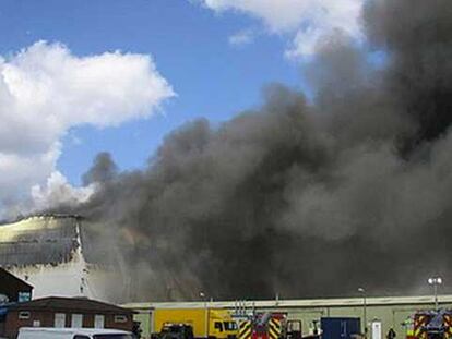 Incendio en los estudios de cine Pinewood.