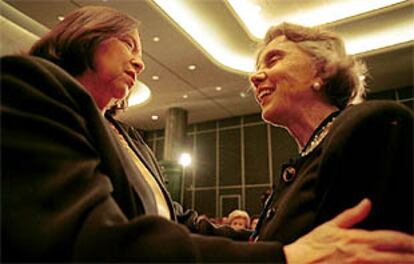 Nélida Piñón (izquierda) y Elena Poniatowska, en la Feria de Guadalajara.