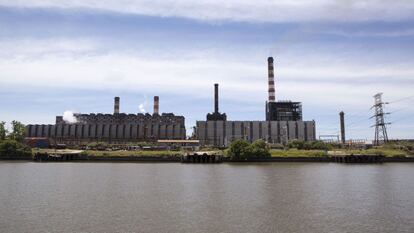 Usina termoeléctrica em Buenos Aires.