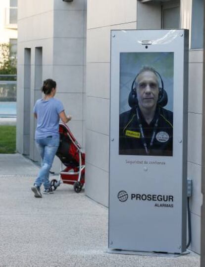 Estaci&oacute;n de vigilancia inteligente de Prosegur instalada en una urbanizaci&oacute;n de Madrid. 