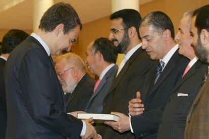 Zapatero, en una reunión mantenida ayer con representantes de organizaciones islámicas.