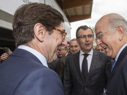 Jos&eacute; Ignacio Goirigolzarri, presidente de Bankia, y Carlos Egea, presidente de BMN.