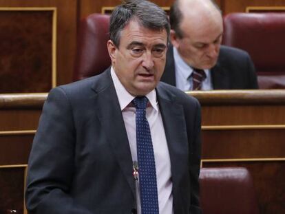 El portavoz del PNV, Aitor Esteban, interviene en el del pleno del Congreso.