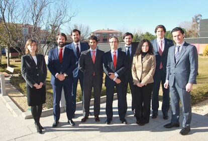 Itziar Letamendi, Asier González, Ignacio Verdes, Pablo Trueba, José Antonio de Tomás, Jorge Lozano, Silvia Ramírez, Julio Ruiz de Alda y Antonio García Méndez.