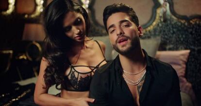 Maluma en el videoclip de 'Felices los 4’.