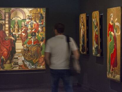 A la izquierda, 'Jesús entre los doctores de la iglesia', del retablo mayor de Sijena, ahora en Lleida. 