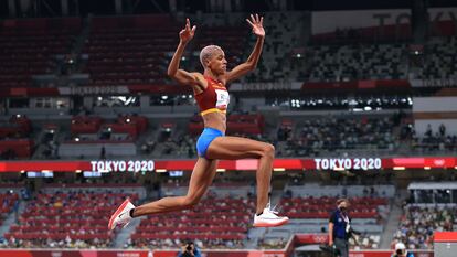 La atleta venezolana  Yulimar Rojas durante la final de triple salto en los Juegos de Tokio 2020