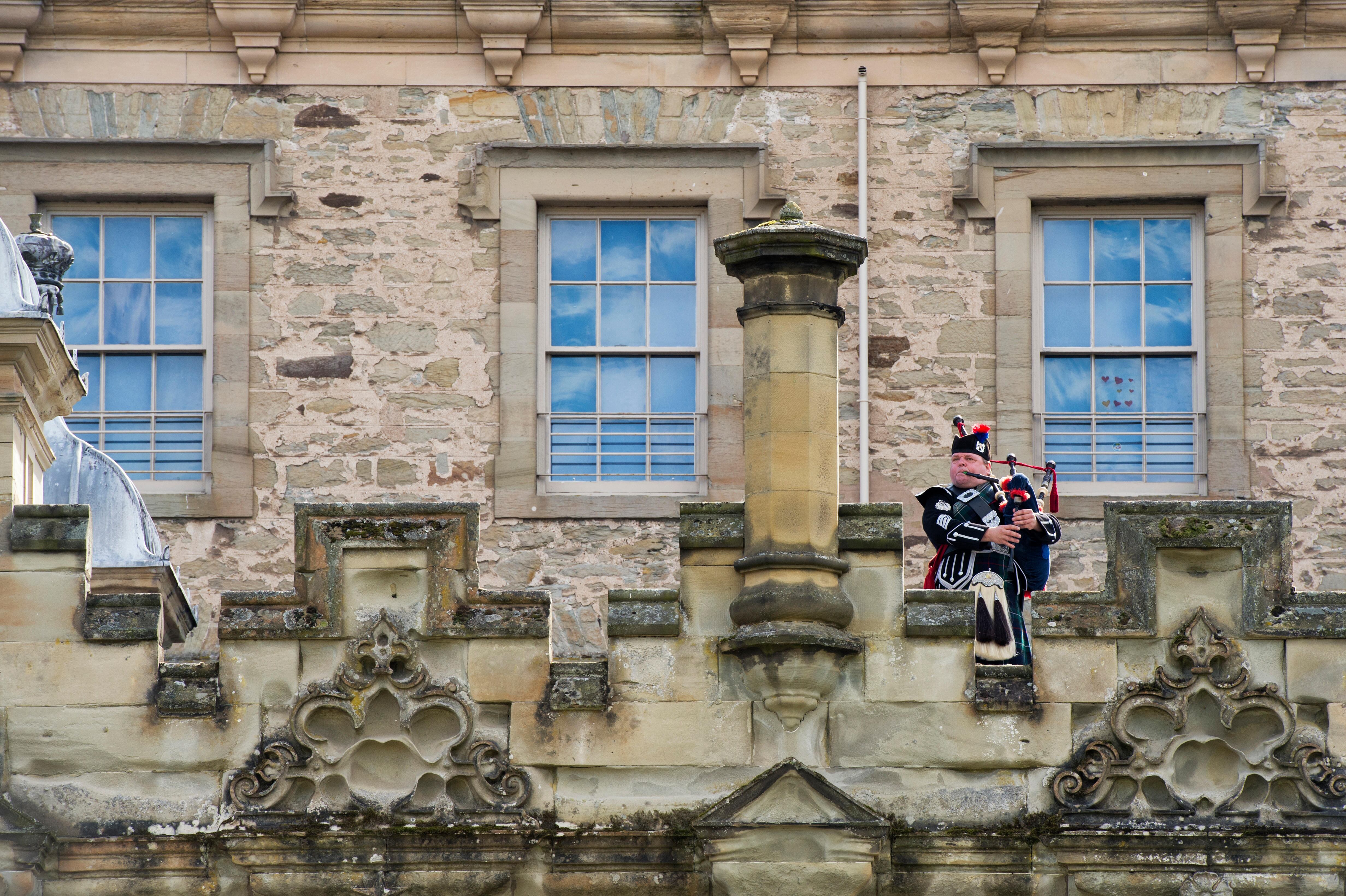 Un gaitero en Floors Castle, a las afueras de la localidad escocesa de Kelso.