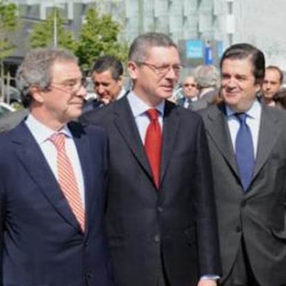 César Alierta junto con Alberto Ruíz Gallardón y Borja Prado