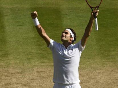 Federer celebra su triunfo contra Cilic.