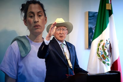 El embajador de Estados Unidos en México, Ken Salazar, habla sobre el arresto de líderes del Cártel de Sinaloa, en agosto pasado.