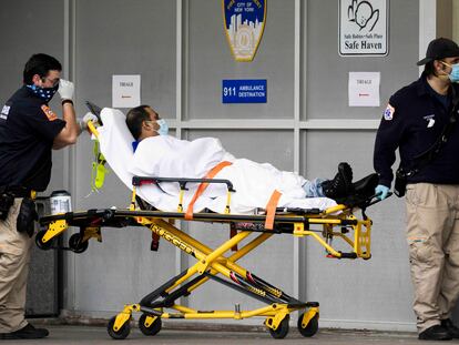 Ingreso de un paciente en el hospital Maimonides de Brooklyn, Nueva York.