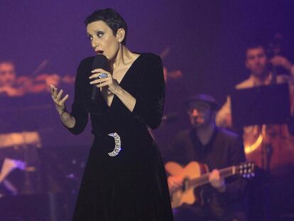 Luz Casal, durante su actuación en el estreno del auditorio de Vigo.