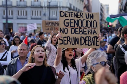 Decenas de personas se concentran en Madrid contra las matanzas de civiles en Gaza por parte de Israel, el pasado 18 de mayo en Madrid.