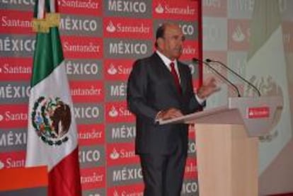 Santander captará hasta 3.413 millones con su OPV mexicana