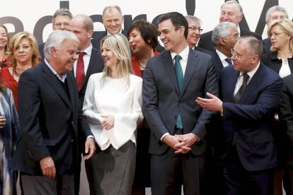 Foto de familia del encuentro socialista que se celebra en Madrid.