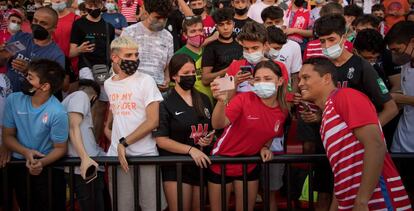 Fanáticos del Granada, junto a Bacca, es un partido en julio.