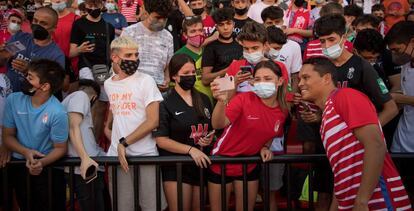 Fanáticos del Granada, junto a Bacca, es un partido en julio. 