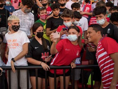 Fanáticos del Granada, junto a Bacca, es un partido en julio. 