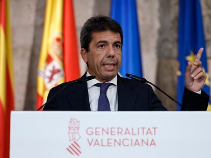 El president de la Generalitat, Carlos Mazón, durante su comparecencia para anunciar la composición del nuevo Gobierno valenciano de coalición entre el PP y Vox, que tomará posesión por la tarde.