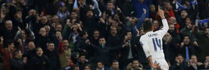 Casemiro celebra su gol, el tercero del Madrid