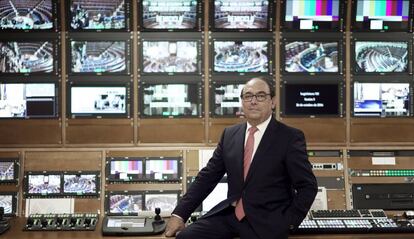 Jesús Serrano, director de comunicación del Congreso, en el control de realización.