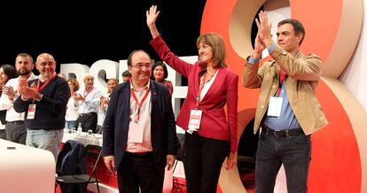 Miquel Iceta, Idoia Mendia y Pedro Sánchez en el VIII Congreso del PSE.