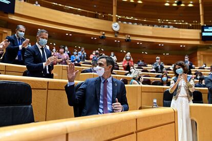 El presidente del Gobierno, Pedro Sánchez, recibe el aplauso de la bancada socialista el pasado 8 de septiembre.