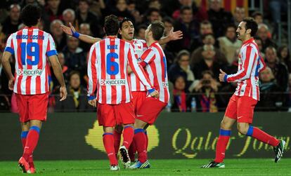 Radamel Falcao celebra su gol, el cero a uno.