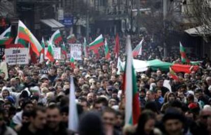 Miles de personas han marchado hoy por las calles de Sofía, en protestas por la carestía de la vida.