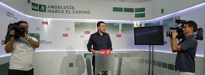 El vicesecretario general del PSOE andaluz, Mario Jim&eacute;nez, ayer en Sevilla.