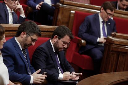 El presidente de la Generalitat, Pere Aragonès (c), durante el Debate de Política General.