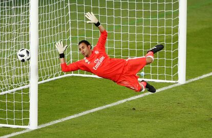 Keylor Navas, en la semifinal del Mundialito contra el Al-Jazira. 