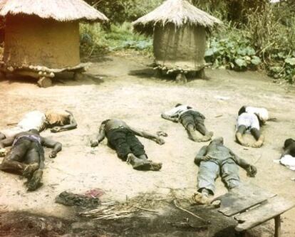 Civiles asesinados por activistas del Ejército de Resistencia del Señor (LRA), en Dokolo Lira, Uganda, en una imagen sin fechar distribuida por la Corte Penal Internacional de La Haya.